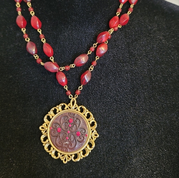Dark red necklace - Picture 1 of 2
